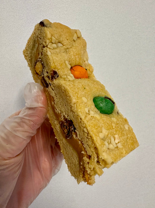 Peanut ‘M&M’s Cookie Slice (N)